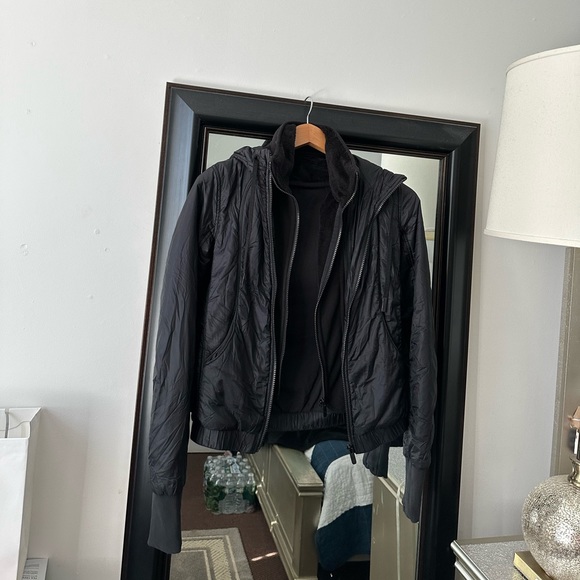 Lululemon jacket - Picture 13 of 13